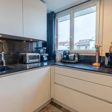 Guestready - Prime Location With Parking Appartement